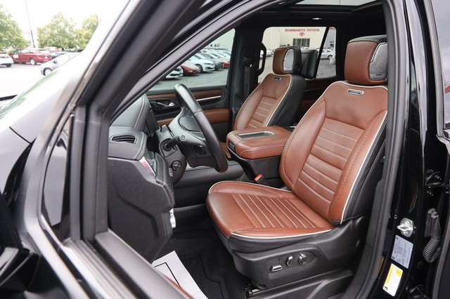 GMC Yukon Vehicle Image 10