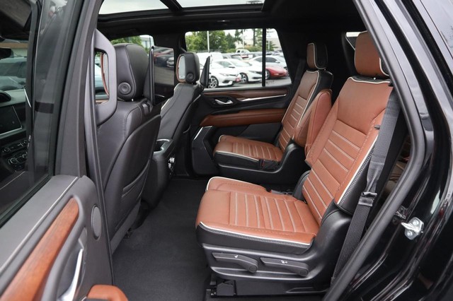 GMC Yukon Vehicle Image 11