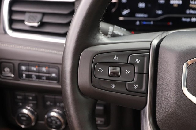 GMC Yukon Vehicle Image 14