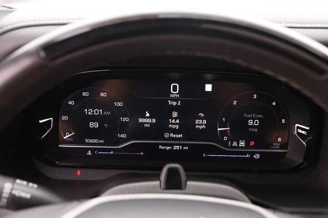 GMC Yukon Vehicle Image 16