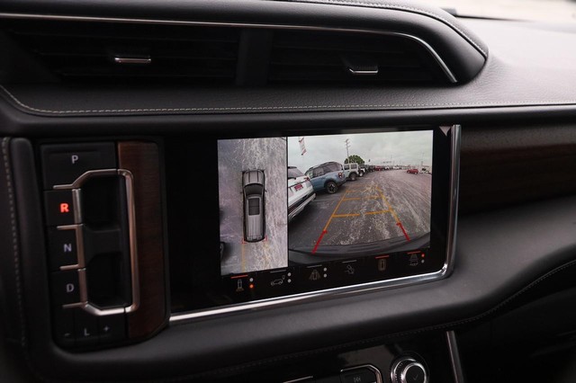 GMC Yukon Vehicle Image 21