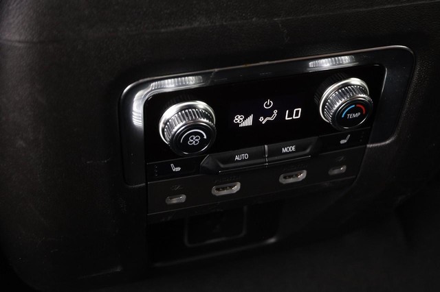 GMC Yukon Vehicle Image 29