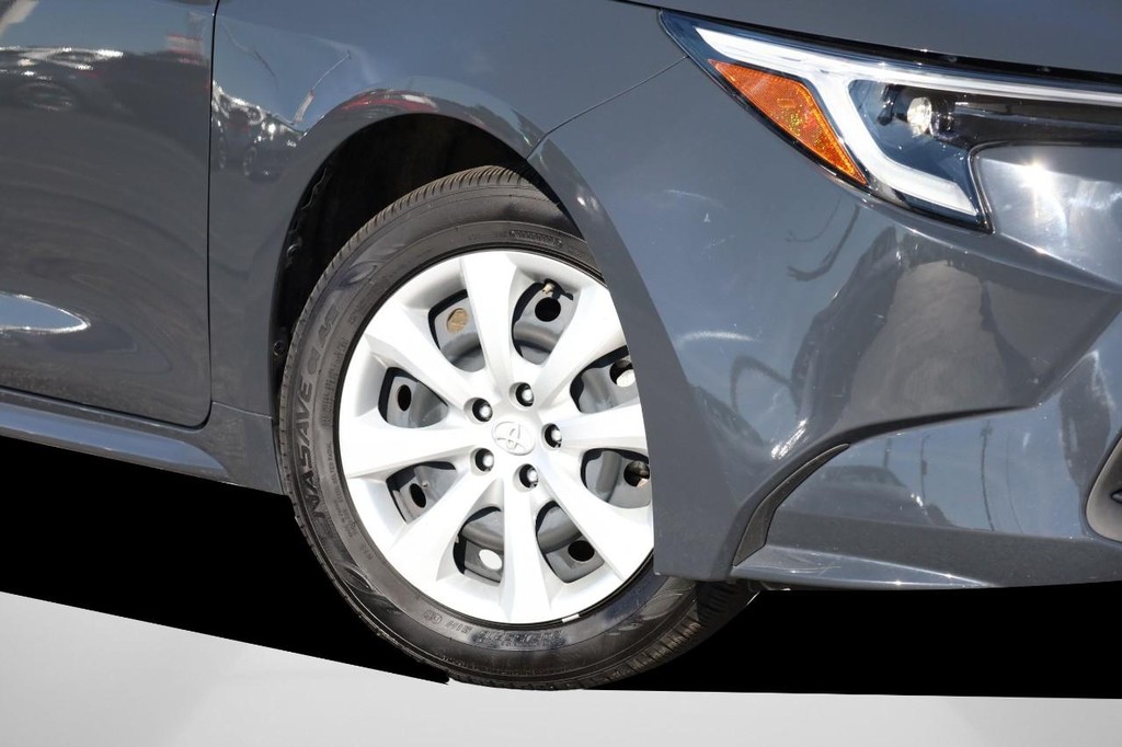 Toyota Corolla Vehicle Full-screen Gallery Image 3