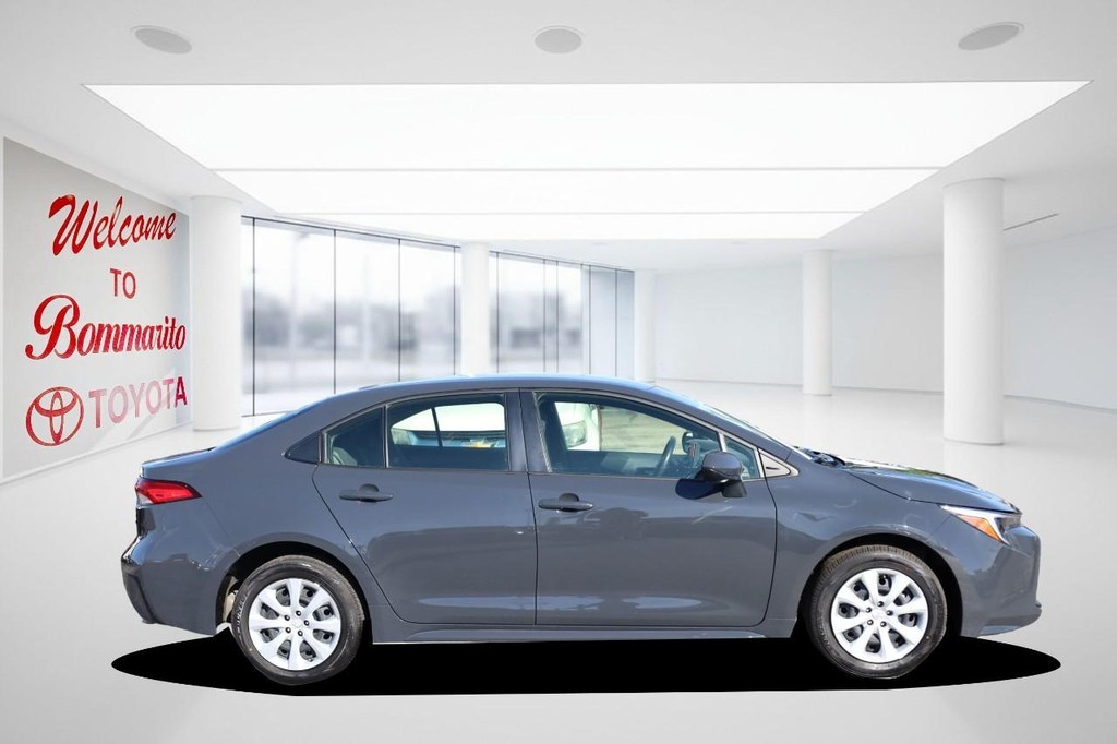 Toyota Corolla Vehicle Full-screen Gallery Image 5