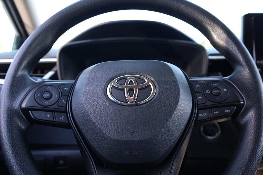 Toyota Corolla Vehicle Full-screen Gallery Image 9