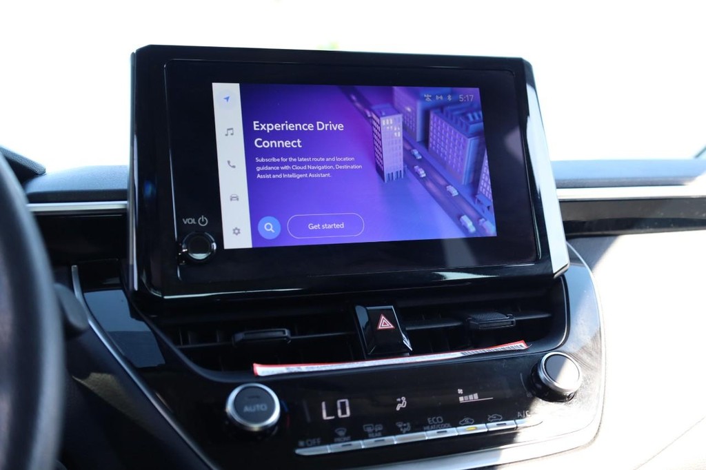 Toyota Corolla Vehicle Full-screen Gallery Image 11