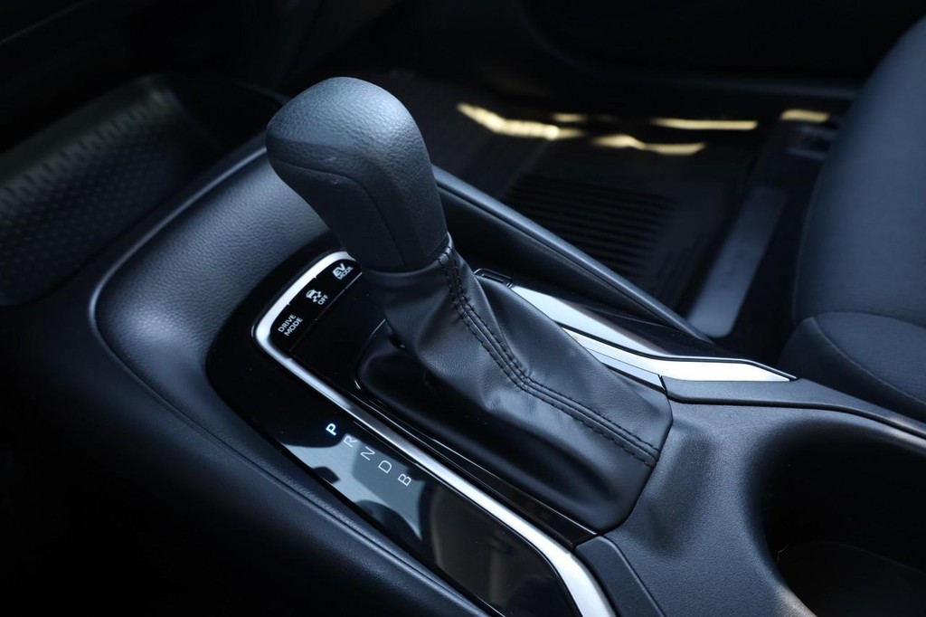 Toyota Corolla Vehicle Full-screen Gallery Image 14
