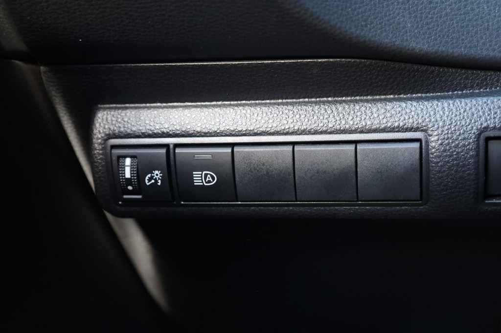 Toyota Corolla Vehicle Full-screen Gallery Image 16
