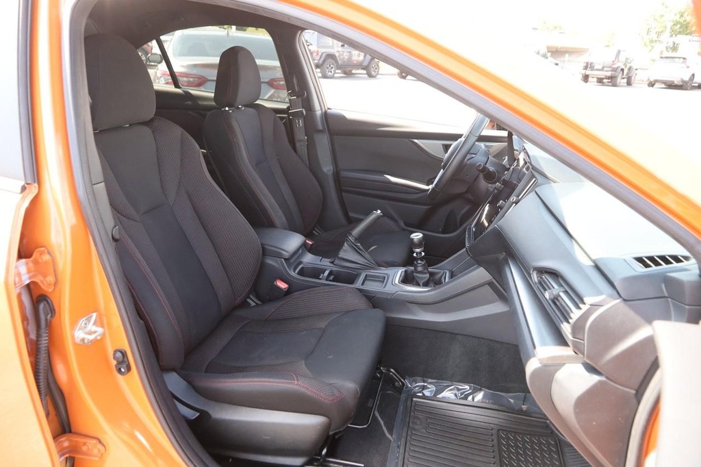 Subaru WRX Vehicle Full-screen Gallery Image 25