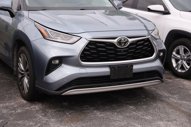 Toyota Highlander Vehicle Image 02