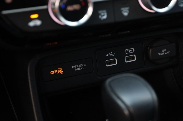 Honda Civic Sedan Vehicle Image 18
