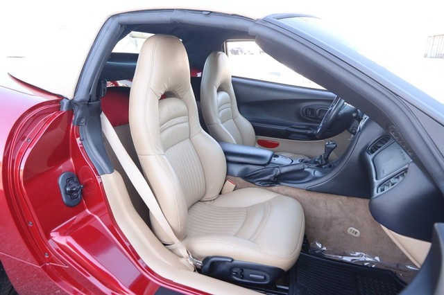 Chevrolet Corvette Vehicle Image 19