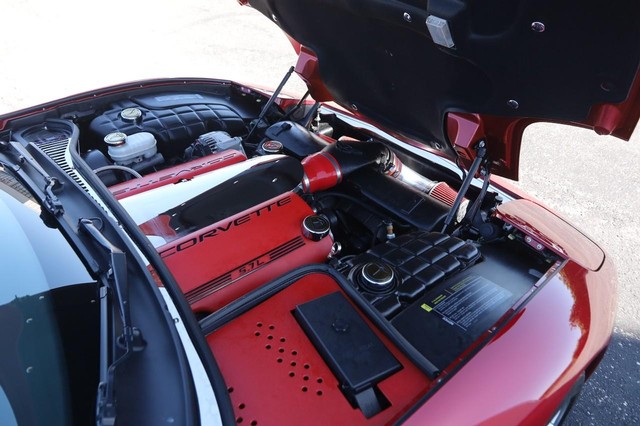 Chevrolet Corvette Vehicle Image 23