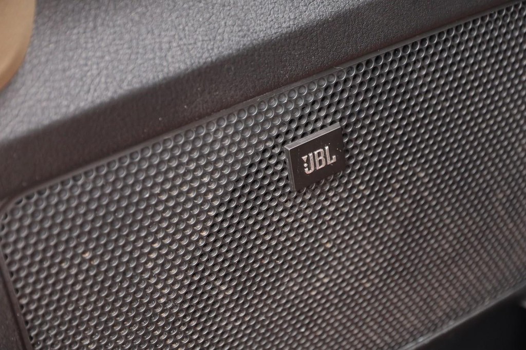 Toyota Tundra 4WD Truck Vehicle Full-screen Gallery Image 18