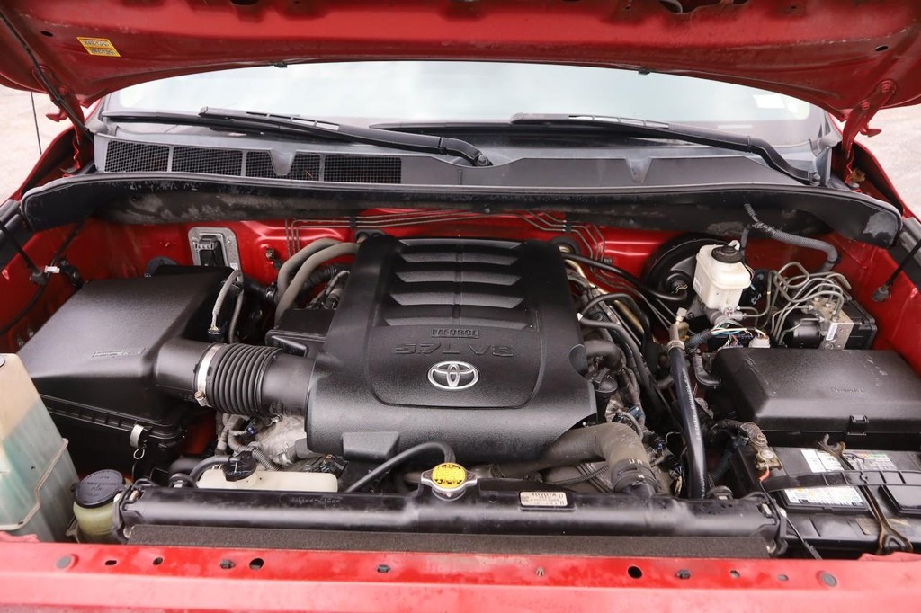 Toyota Tundra 4WD Truck Vehicle Full-screen Gallery Image 25