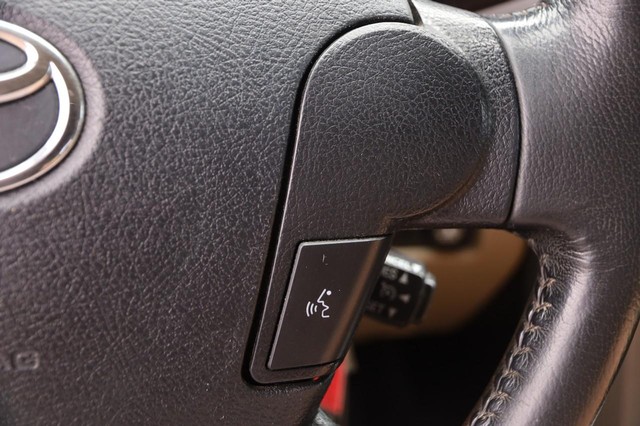 Toyota Tundra 4WD Truck Vehicle Image 11