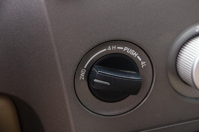 Toyota Tundra 4WD Truck Vehicle Image 13