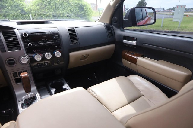Toyota Tundra 4WD Truck Vehicle Image 23