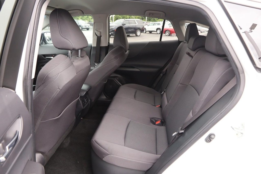 Toyota Venza Vehicle Full-screen Gallery Image 10