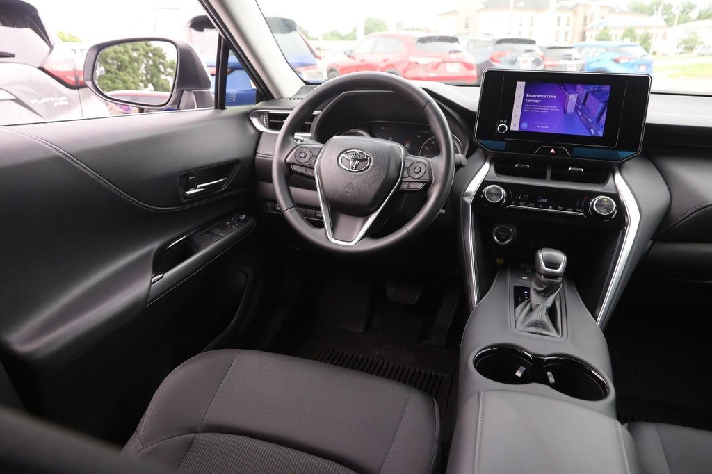 Toyota Venza Vehicle Full-screen Gallery Image 23