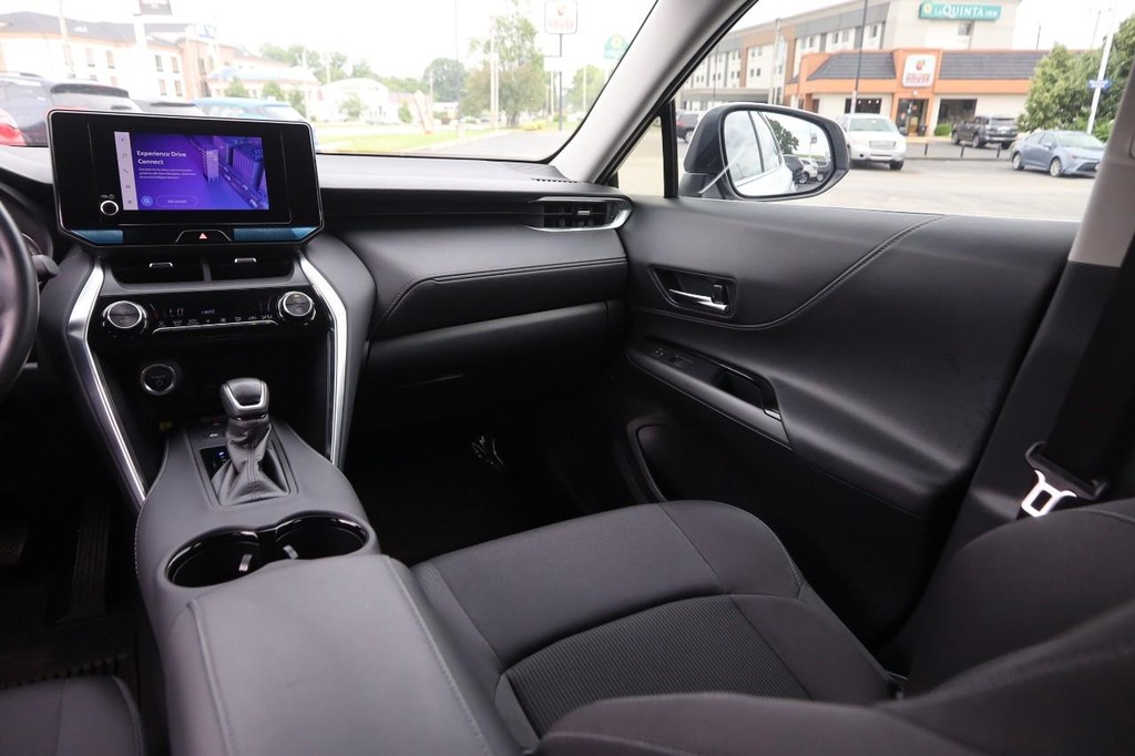 Toyota Venza Vehicle Full-screen Gallery Image 26
