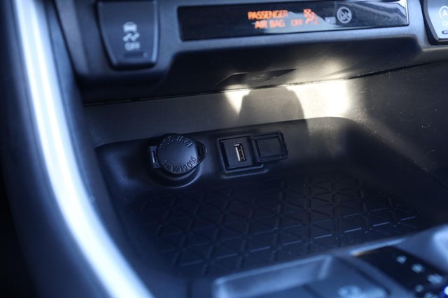Toyota RAV4 Vehicle Image 14