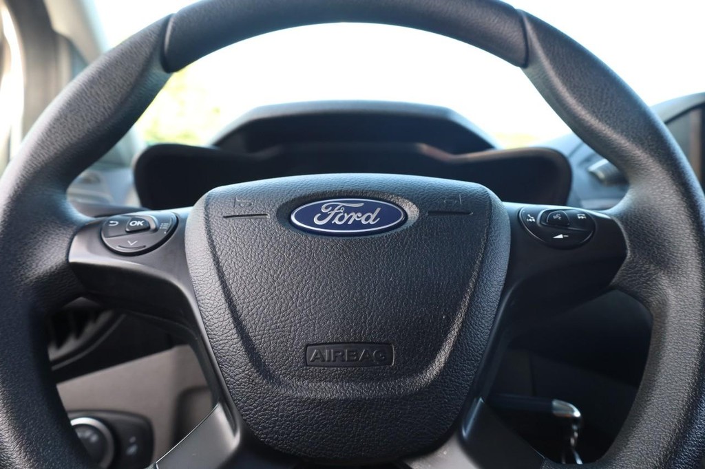 Ford Transit Connect Van Vehicle Full-screen Gallery Image 9