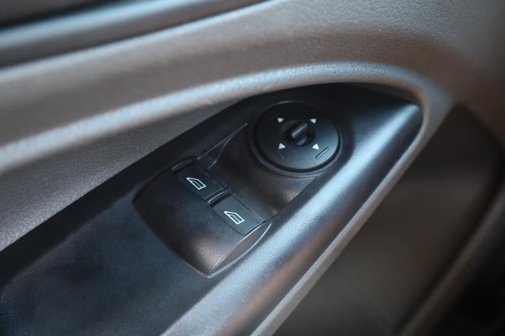 Ford Transit Connect Van Vehicle Full-screen Gallery Image 17