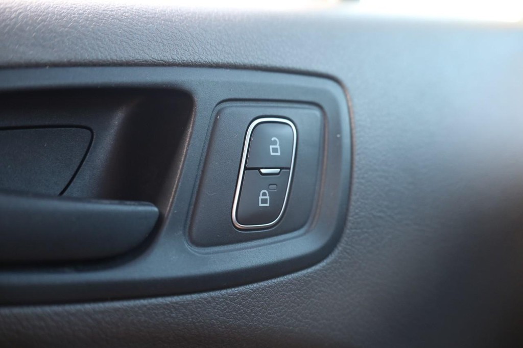 Ford Transit Connect Van Vehicle Full-screen Gallery Image 18