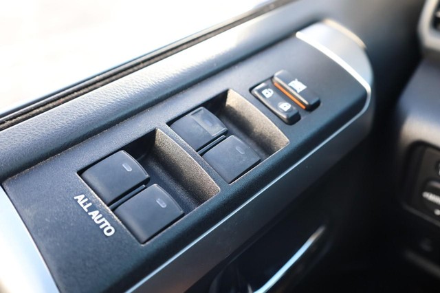 Toyota 4Runner Vehicle Image 20