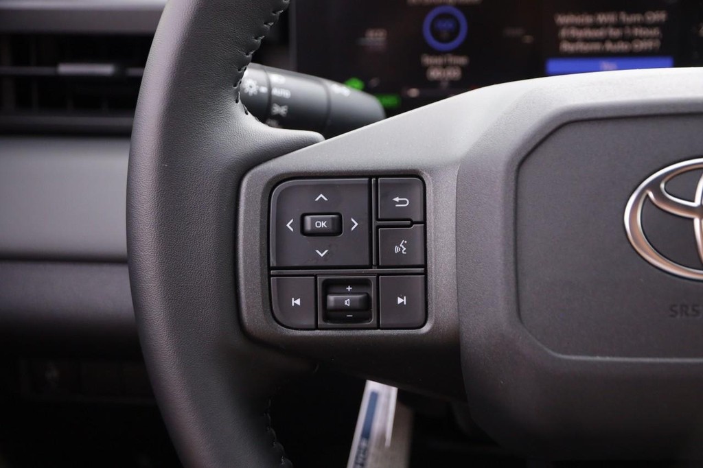 Toyota RAV4 Vehicle Full-screen Gallery Image 11