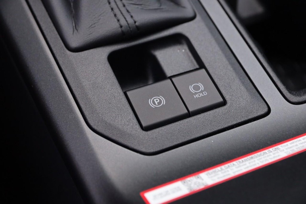 Toyota RAV4 Vehicle Full-screen Gallery Image 21