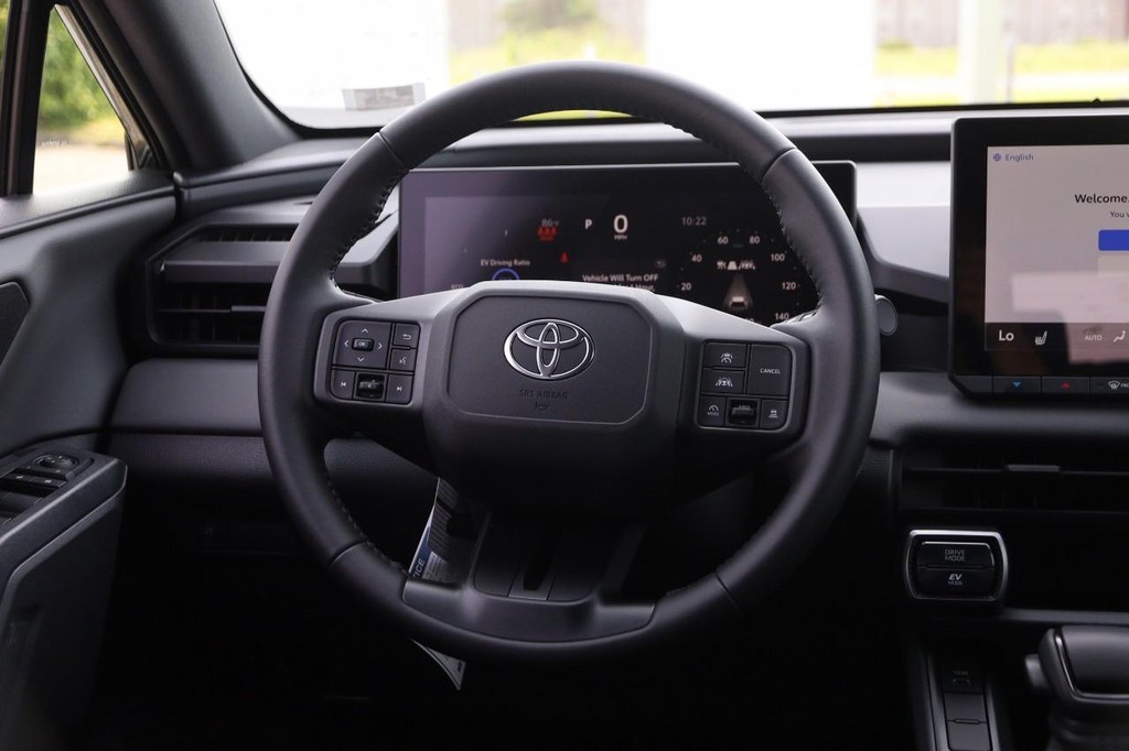 Toyota RAV4 Vehicle Full-screen Gallery Image 24