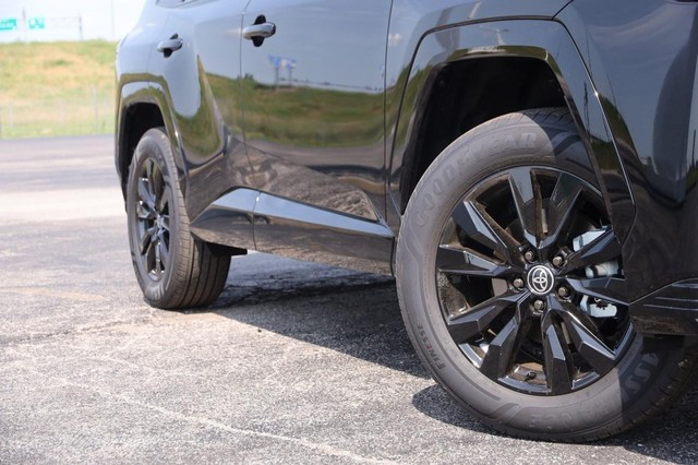 Toyota RAV4 Vehicle Image 03
