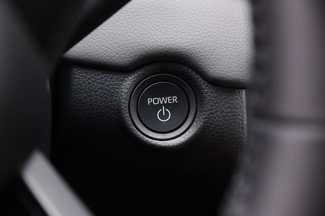 Toyota RAV4 Vehicle Image 14