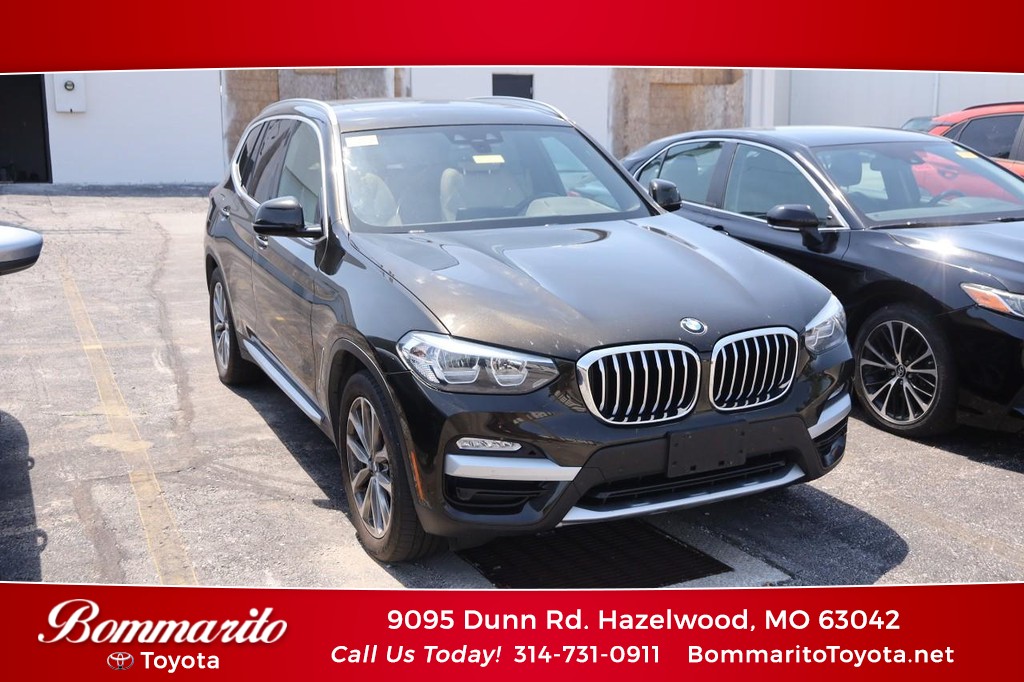 BMW X3 Vehicle Full-screen Gallery Image 01