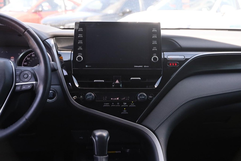 Toyota Camry Vehicle Full-screen Gallery Image 25
