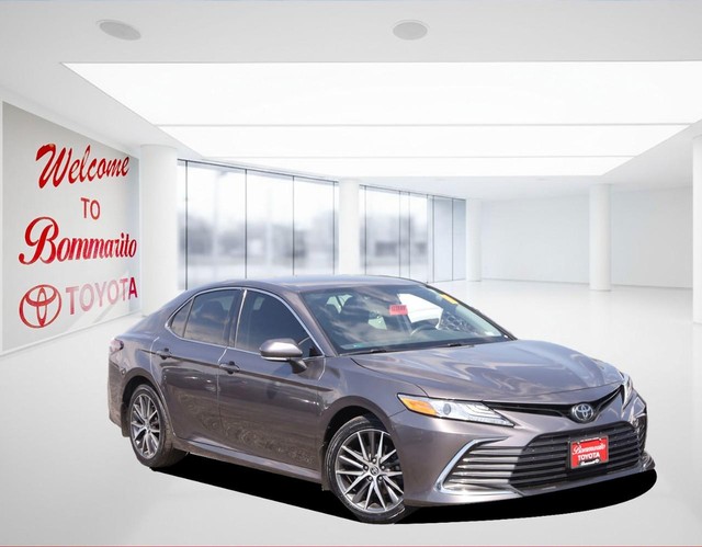 Toyota Camry Vehicle Image 02