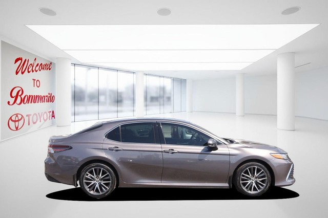 Toyota Camry Vehicle Image 05