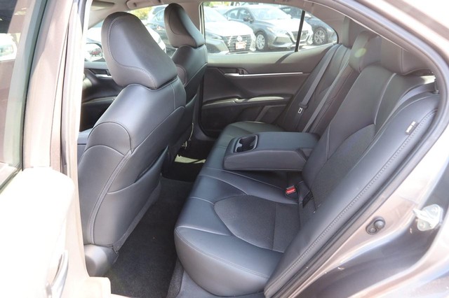 Toyota Camry Vehicle Image 09