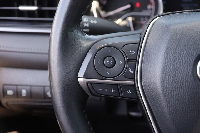 Toyota Camry Vehicle Image 11