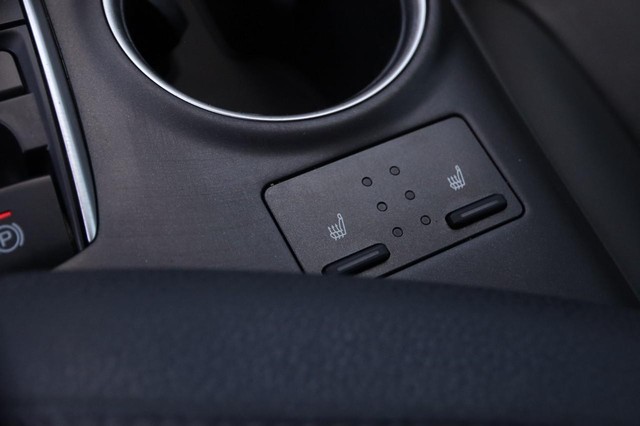 Toyota Camry Vehicle Image 20