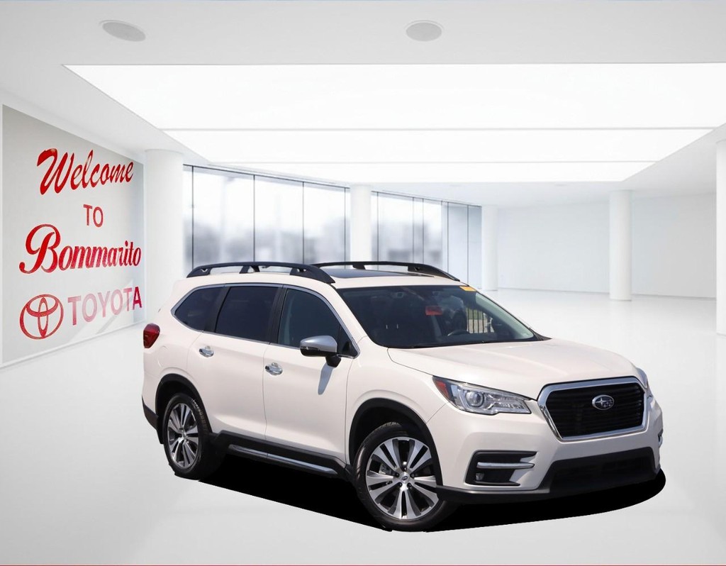 Subaru Ascent Vehicle Full-screen Gallery Image 2