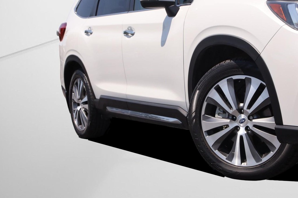 Subaru Ascent Vehicle Full-screen Gallery Image 3