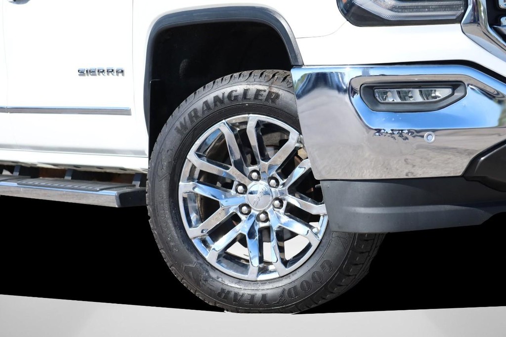 GMC Sierra 1500 Vehicle Full-screen Gallery Image 3