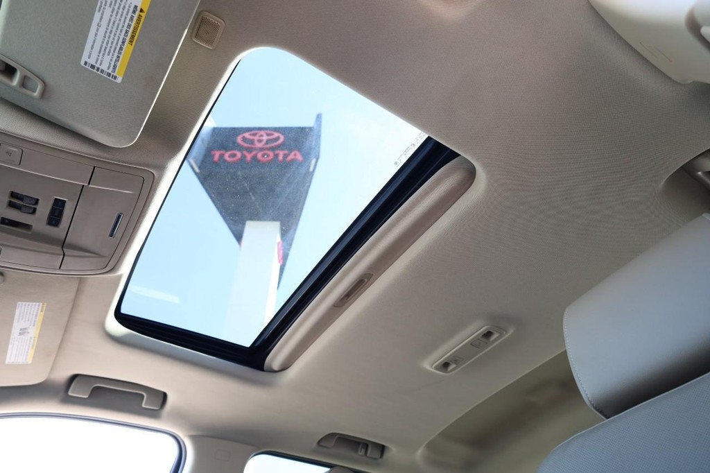 GMC Sierra 1500 Vehicle Full-screen Gallery Image 9