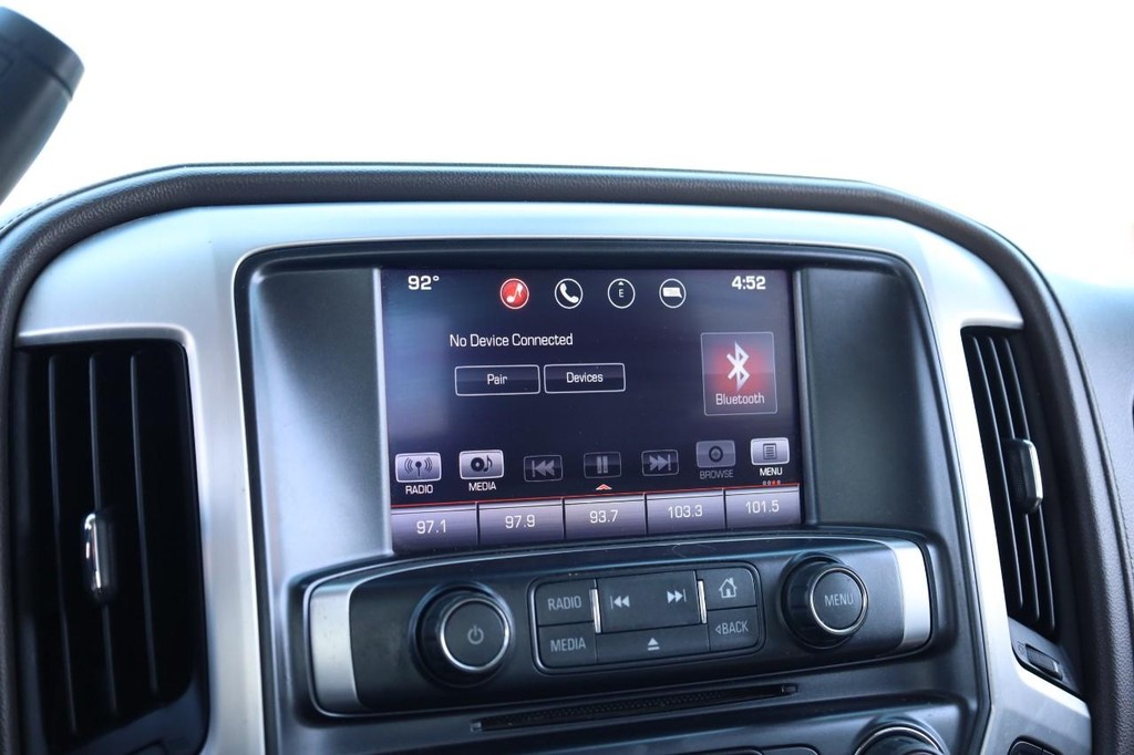 GMC Sierra 1500 Vehicle Full-screen Gallery Image 12