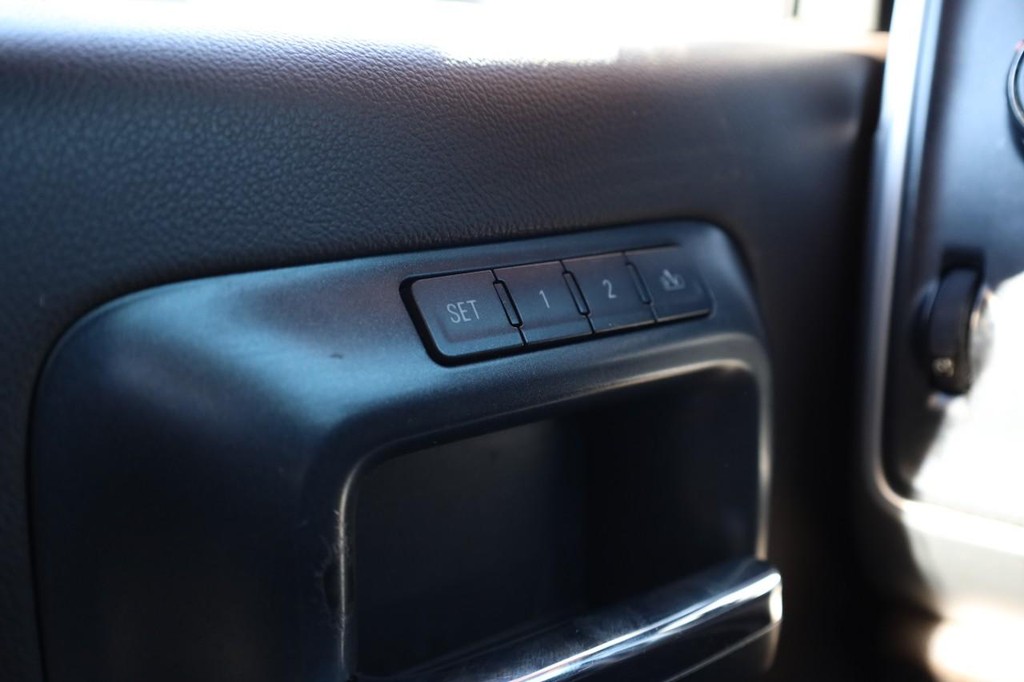 GMC Sierra 1500 Vehicle Full-screen Gallery Image 19