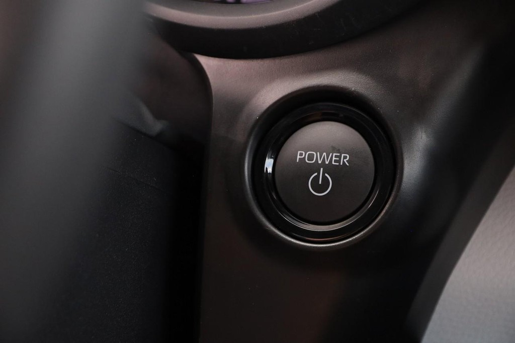 Toyota Sienna Vehicle Full-screen Gallery Image 17