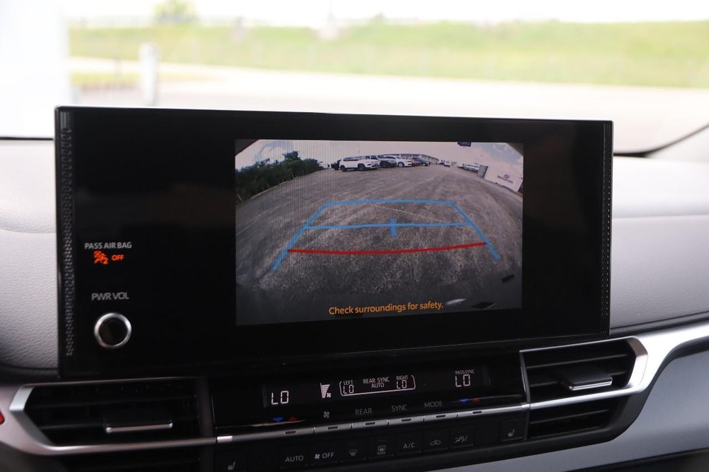 Toyota Sienna Vehicle Full-screen Gallery Image 19